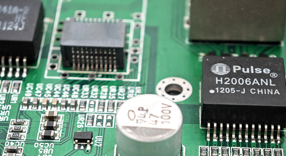 Skúmanie rozdielov v technológii a službách medzi globálnymi továrňami na PCBA