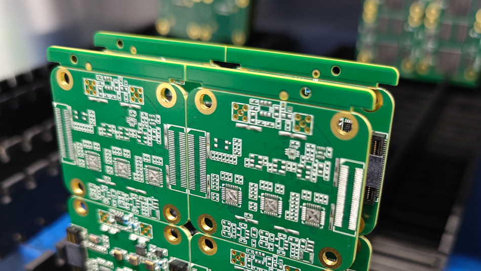 Skúmanie ekologických výrobných procesov a budúcich vývojových trendov v továrňach na výrobu PCBA