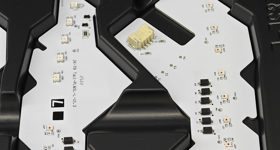 Diskusia o kontrole nákladov a stratégiách dlhodobého partnerstva pre továrne na výrobu PCBA